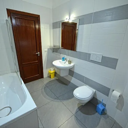 Aback Policlinico باري