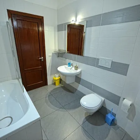 بيت ضيافة Aback Policlinico باري